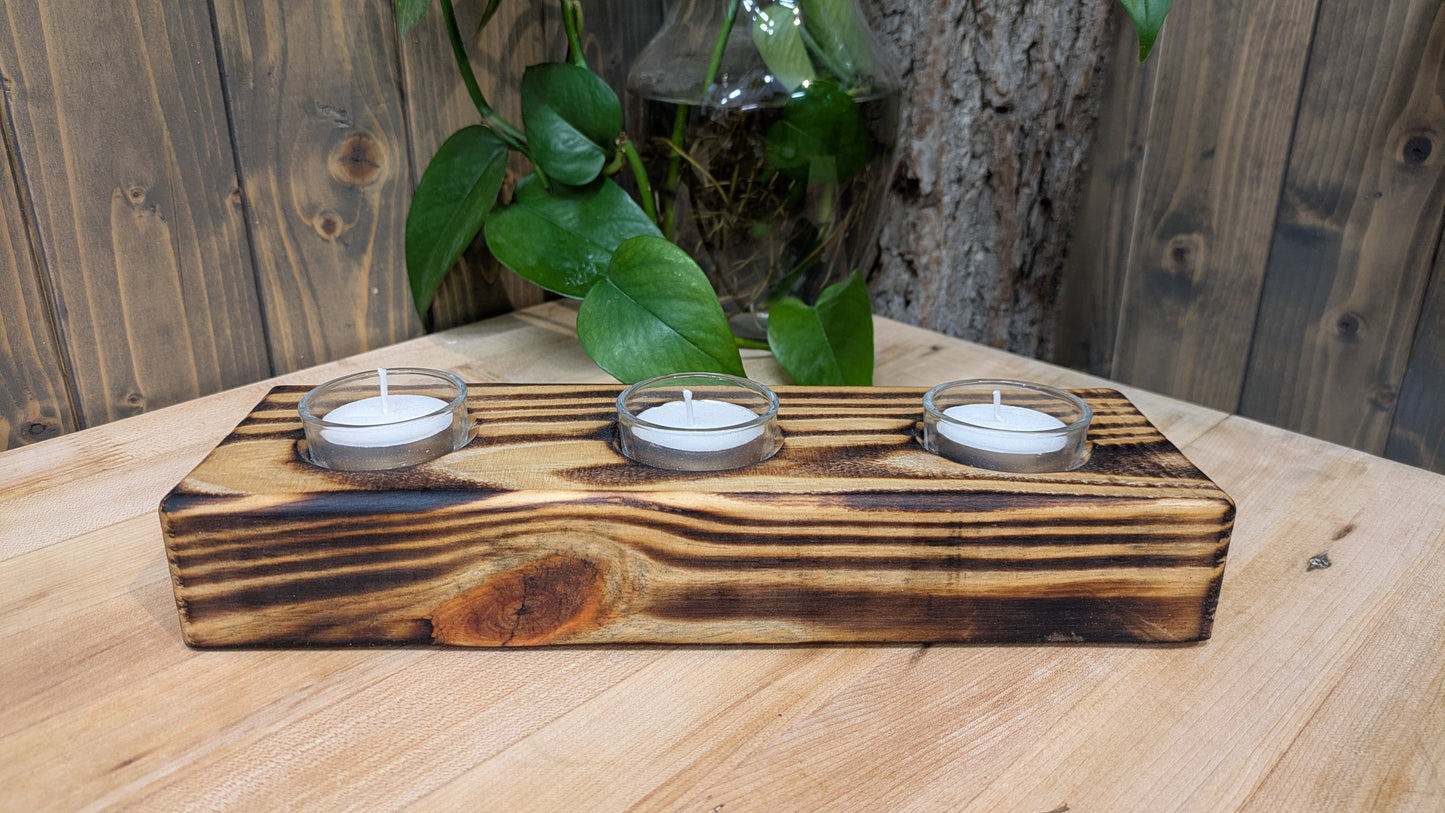Bougeoirs en bois brulé
