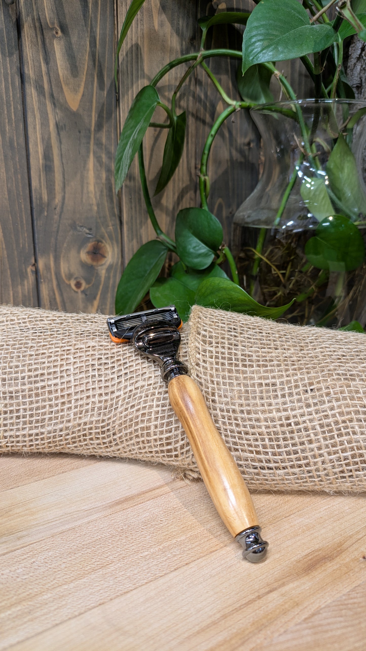 Rasoirs en bois tournés unique !